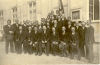 Kriegerverein vor dem Rathaus 1934 oder 35
